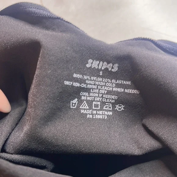 SKIMS Seamless Sculpt Mid Thigh Bodysuit NWOT - Picture 5 of 5